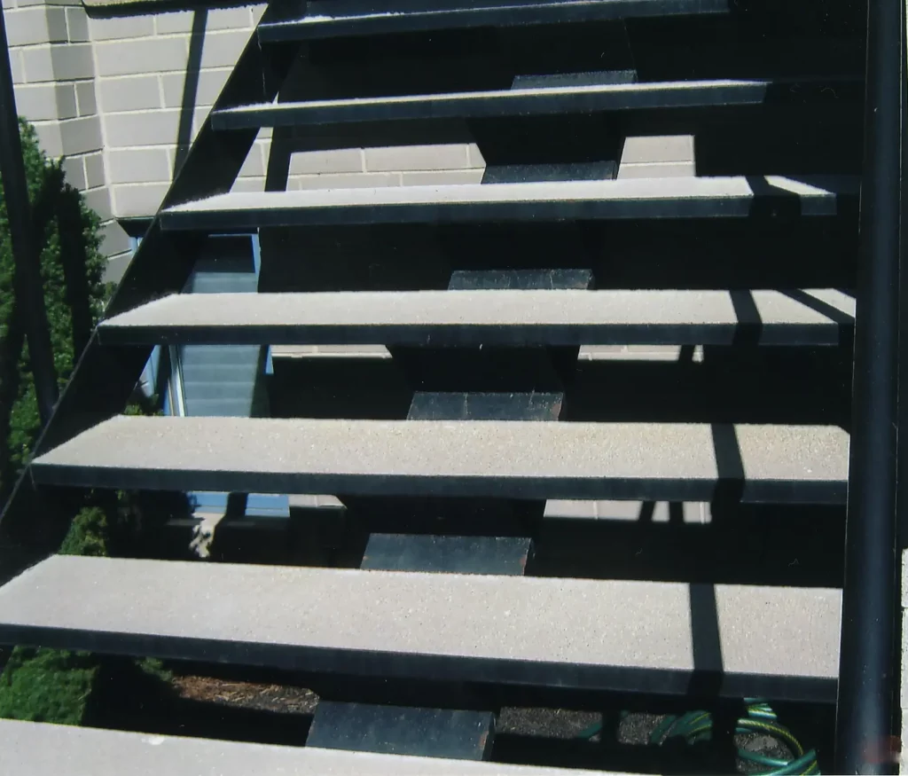 Cement with steel steps
